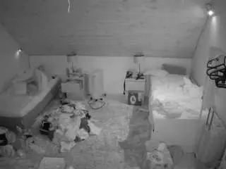 Camsoda Watch Live Sex Cams of voyeurcam-julmodels-whitebed-3