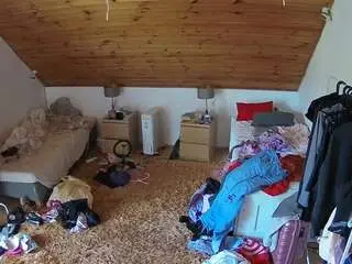 Camsoda Private Sex Chat of voyeurcam-julmodels-whitebed-3
