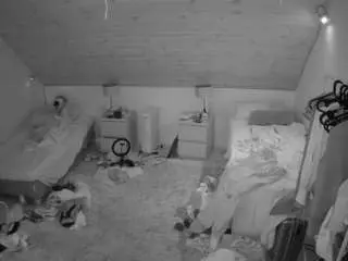 Camsoda Live Sex of voyeurcam-julmodels-whitebed-3
