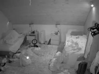Camsoda Private Sex Chat of voyeurcam-julmodels-whitebed-3