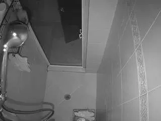 Camsoda Adult Video Chat of voyeurcam-baileybase-shower