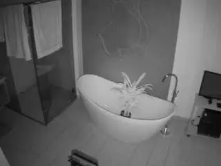 Camsoda Private Sex Chat of voyeurcam-casa-salsa-bathroom-5