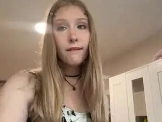 Camsoda Nude Webcam of melainetosh