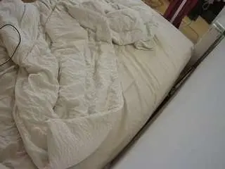Camsoda Free Live Porn of voyeurcam-julmodels-whitebed-4