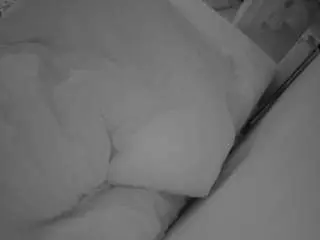 Camsoda Adult Webcams of voyeurcam-julmodels-whitebed-4