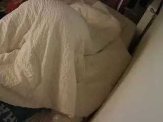 Camsoda Live Sex of voyeurcam-julmodels-whitebed-4
