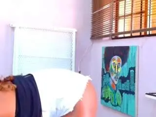 Camsoda Free Porn Cam of foxyvibez