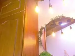 Camsoda Free Porn Cam of lunaa-jonhsonn