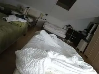 Camsoda Free Live Porn of voyeurcam-julmodels-bed-1