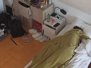 Camsoda Watch Live Sex Cams of voyeurcam-julmodels-bed-7