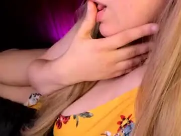 Chaturbate Watch Live Sex Cams of roseberryred