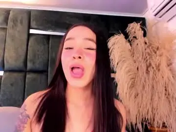 Chaturbate Live Sex Cam of luna_juicyberry