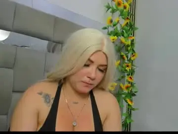 Chaturbate Adult Video Chat of medusaowens