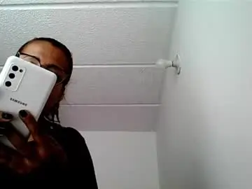 Chaturbate Adult Webcam of rossanalionheart