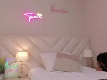 Chaturbate Live Sex Cam of tyla_cb