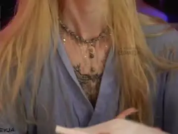 Chaturbate Free Porn Cam of manifreyja