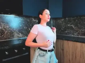 Chaturbate Sex Chat of elyra_noir