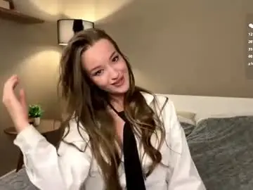 Chaturbate Live Sex Cam of tinkibinky