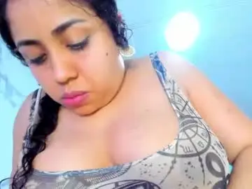 Chaturbate Live Sex Cam of cristal_horny19