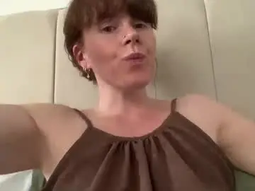 Chaturbate Live Sex Cam of red_head_rosie_69