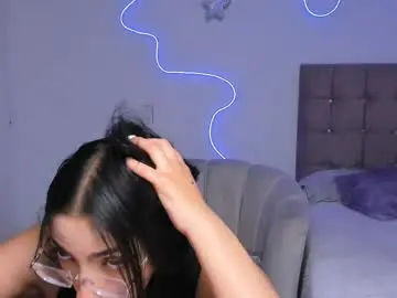 Chaturbate Live Sex Cam of alaia_alegria