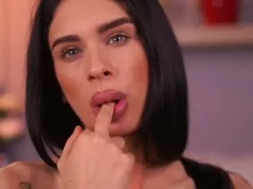 Chaturbate Live Sex Cam of leilakali