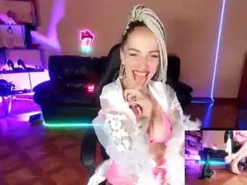 Chaturbate Sex Cam of monicamaxwell2