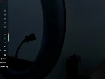 Chaturbate Live Sex Cam of luna__02