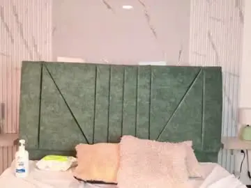 Chaturbate Live Sex Cam of katia_moree