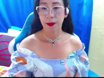 Chaturbate Live Sex Cam of gia_leinn