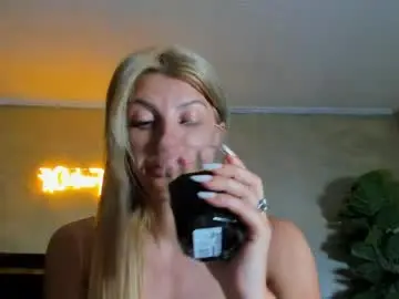Chaturbate Live Sex Cam of rileylannax