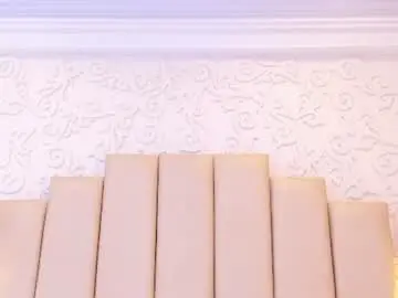Chaturbate Live Sex Cam of violetahills_