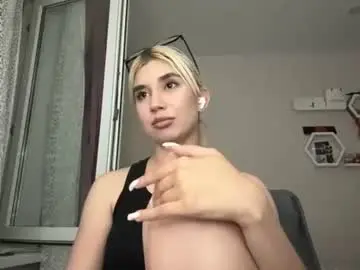 Chaturbate Live Sex Cam of phylissrzucidlo