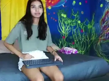 Chaturbate Live Sex Cam of lulu_petite_