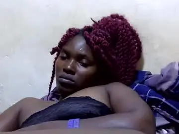 Chaturbate Live Sex Cam of curvy_queen12