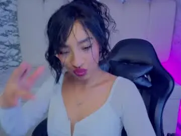 Chaturbate Live Sex Cam of adarasuri_v