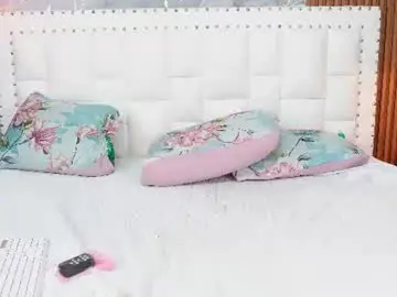 Chaturbate Sex Chat of hornybarelylegalgirl