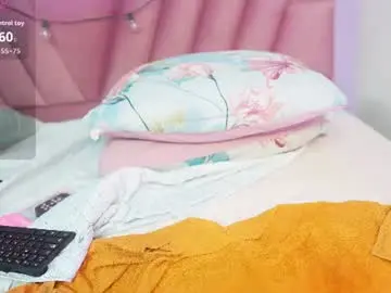 Chaturbate Sex Chat of hornybarelylegalgirl