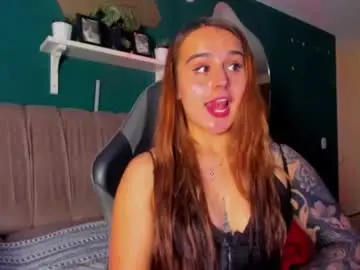 Chaturbate Live Sex Cam of evy_orange1