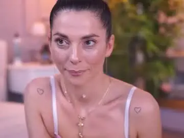 Chaturbate Watch Live Sex Cams of ellylynne