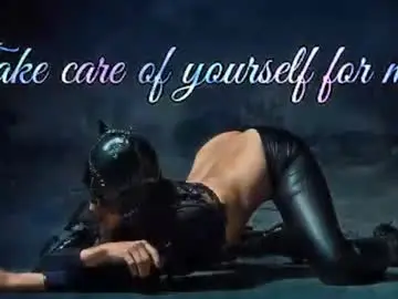 Chaturbate Free Porn Cam of batmansfavoritewife