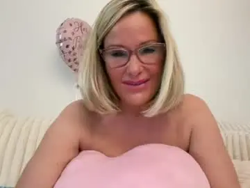 Chaturbate Nude Webcam of milf_goddess