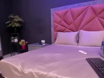 Chaturbate Best live sex cam show of mia_milff