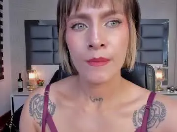 Chaturbate Live Sex Cam of mrs_regina_clk