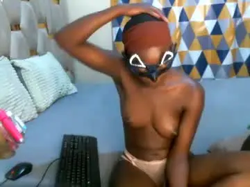 Chaturbate Live Porn of remmyqueen