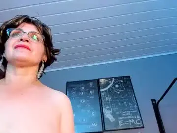 Chaturbate Nude Webcam of samantha_mature56