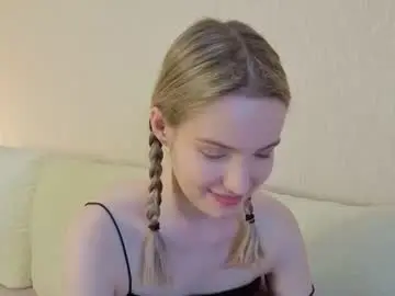 Chaturbate Live Sex Cam of tashinapetitto