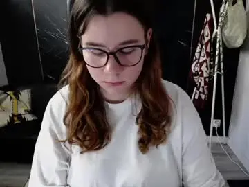 Chaturbate Live Sex Cam of littleviki_