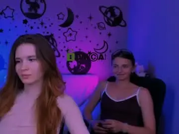 Chaturbate Live Sex of caroline_honeyy