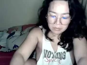 Chaturbate Live Sex Cam of hot_emma1112